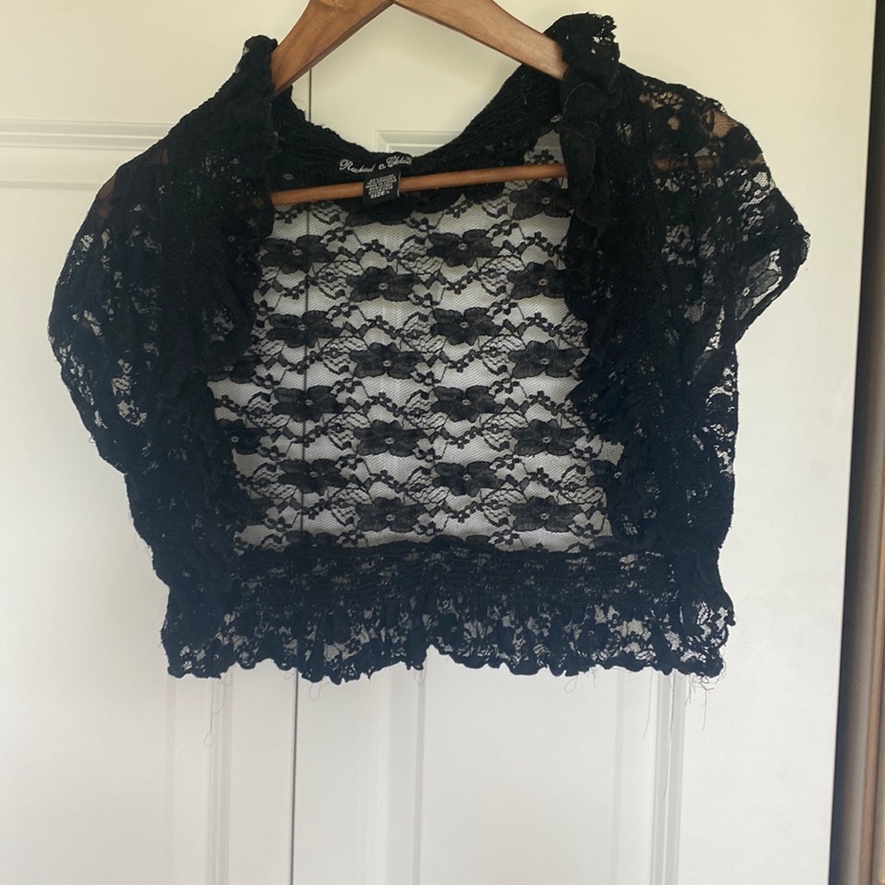 Lace shrug 😍